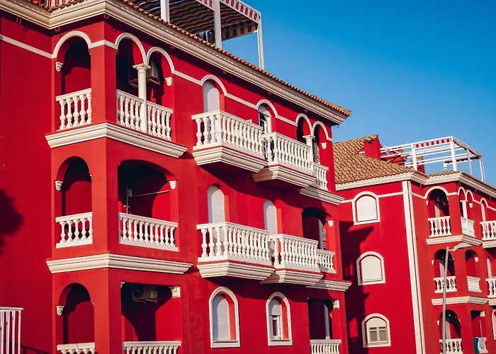Apartamento rojo con vistas al mar